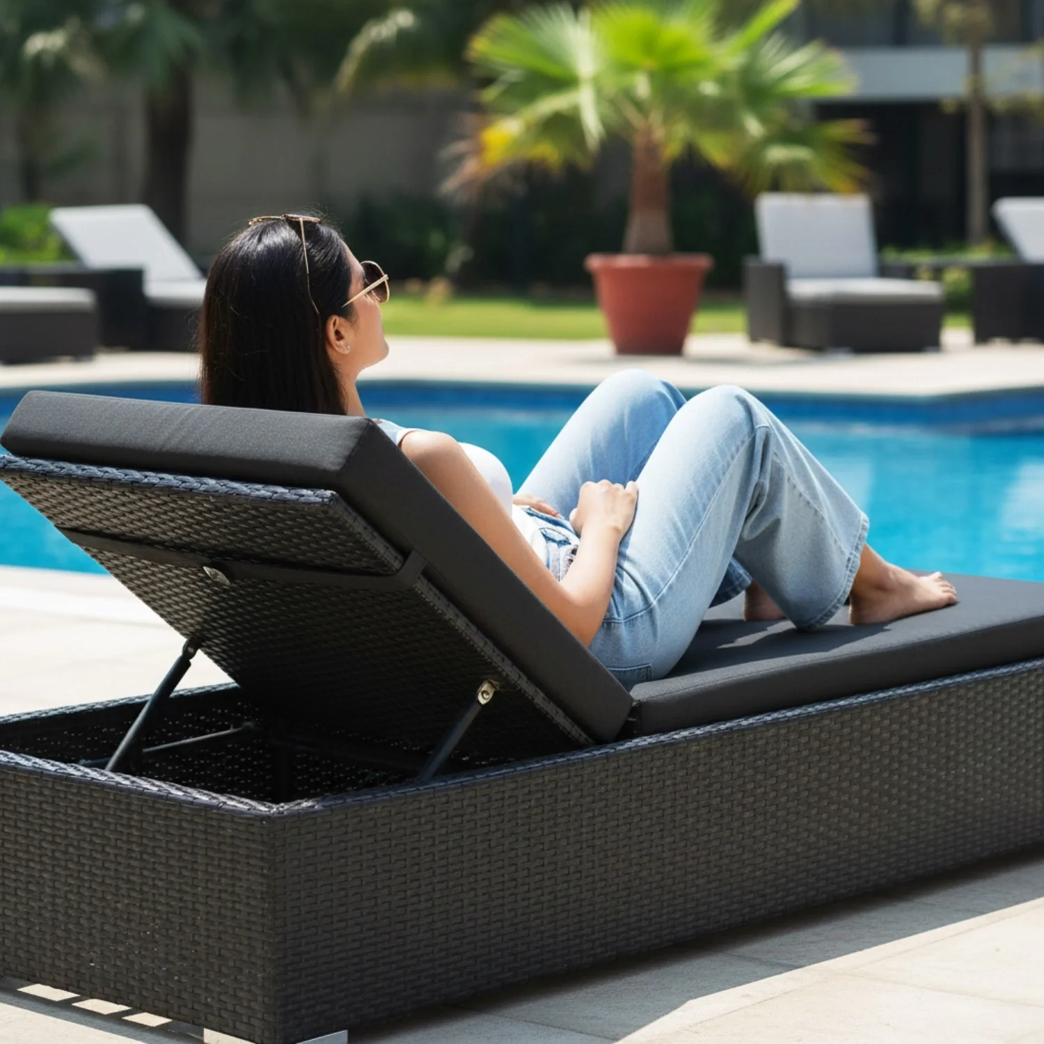 Outdoor All-Weather Rattan Wicker Lounger (Black) - Image 8