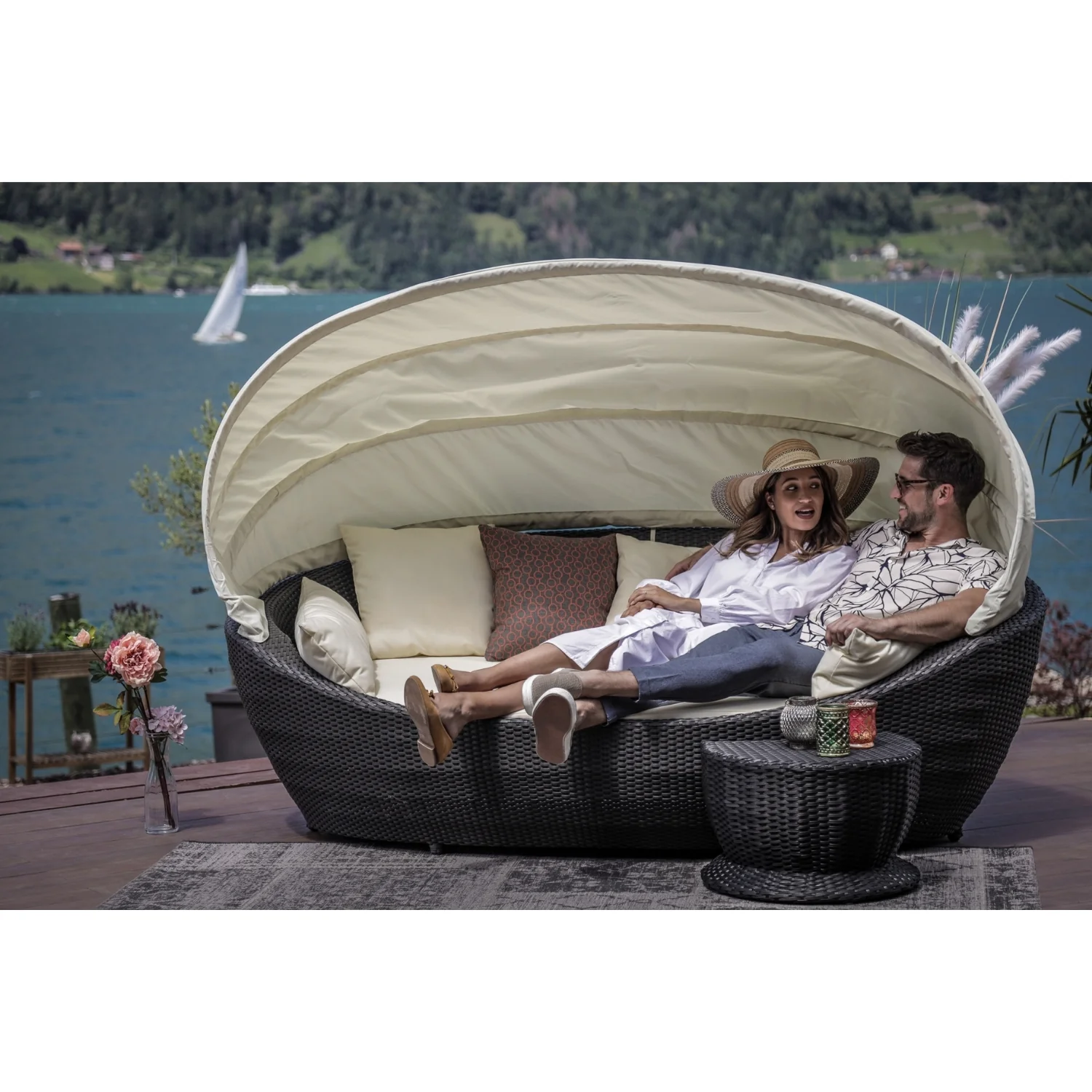 Outdoor All-Weather Wicker Patio Daybed with Retractable Canopy - Image 9