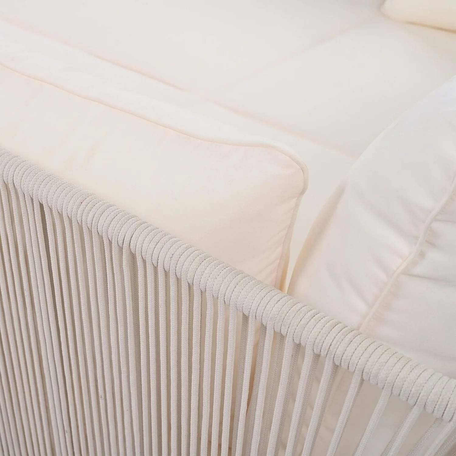 Outdoor Rope 2 Seater Patio Daybed With Side Table - Image 3