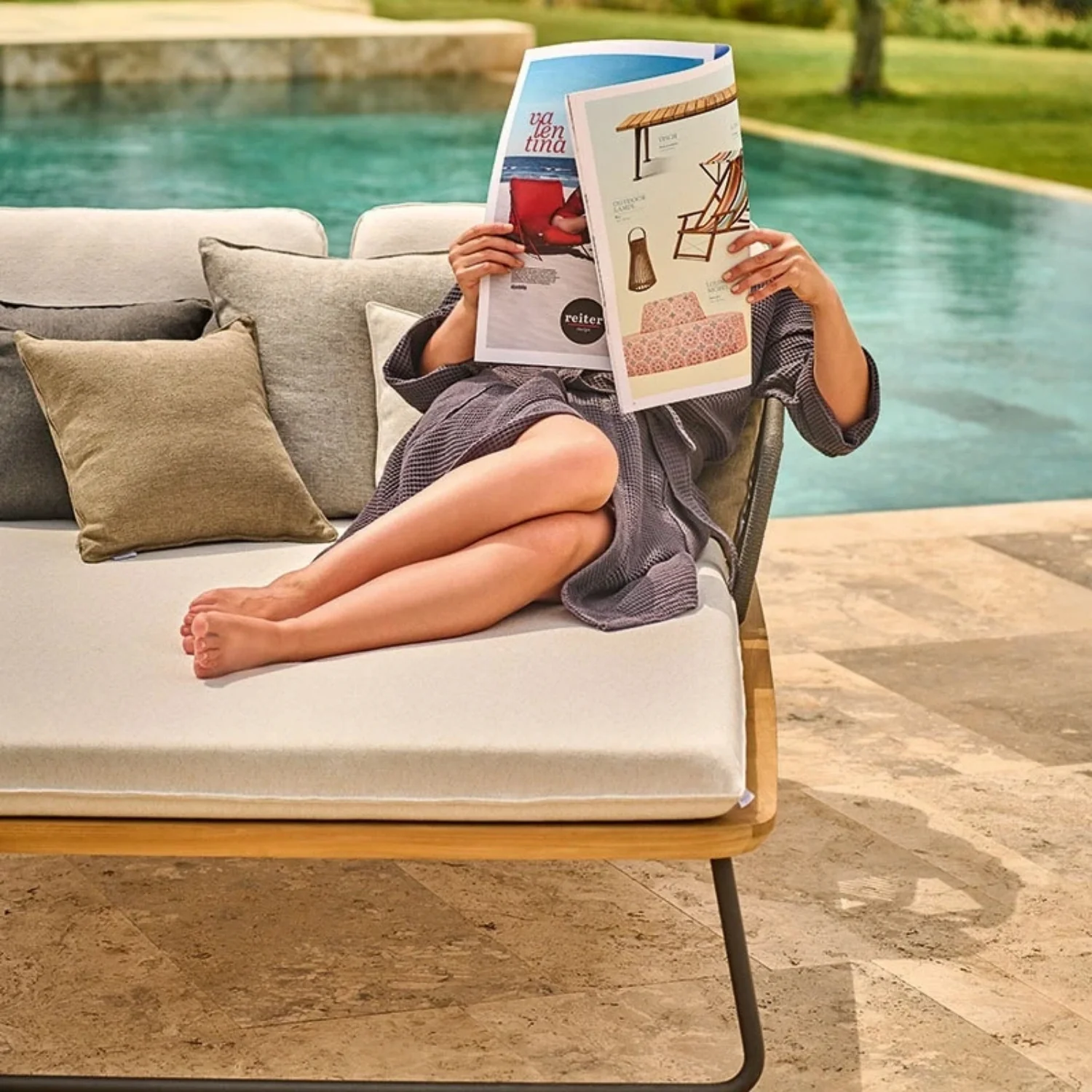 Outdoor Rope 2 Seater Patio Daybed With Wooden Top Side Table - Image 4